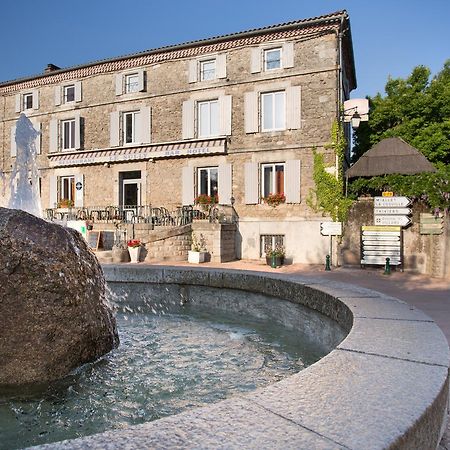 Hotel Restaurant Le Sully Saint-Saud-Lacoussière Exterior foto